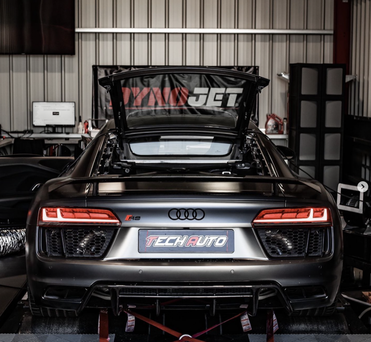 AUDI R8 V10