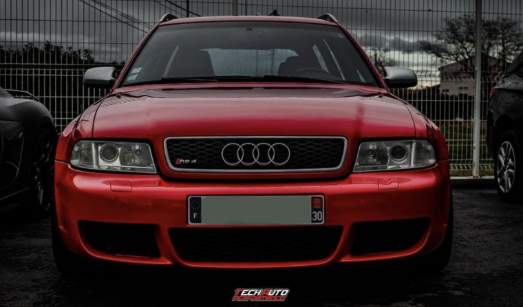 AUDI RS4 B5