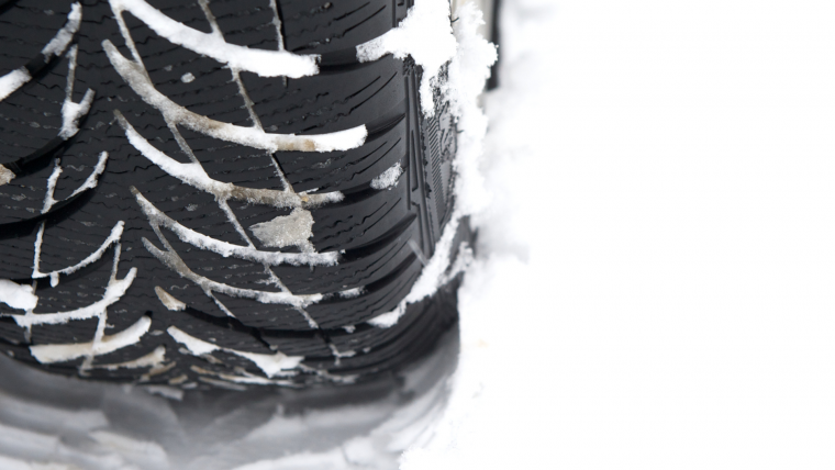 Rouler avec des pneus hiver toute l&rsquo;année : est-ce une bonne idée ?